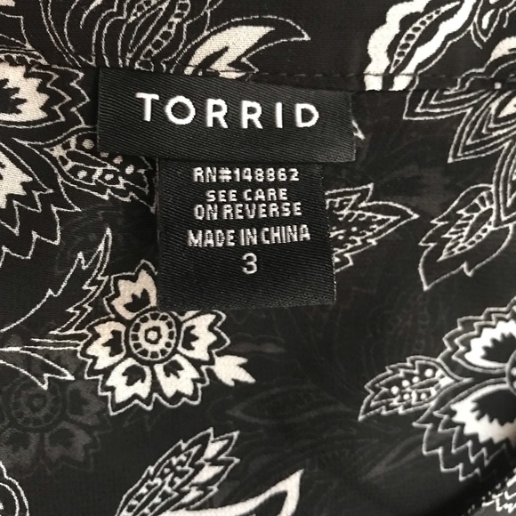 Torrid Blouse - Picture 3 of 3